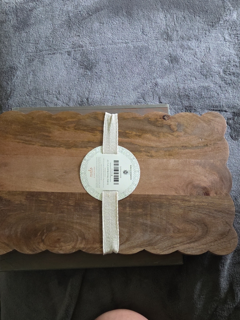 Mela Artisans Wood Scalloped Edged Mango Serving Board in Natural Brown